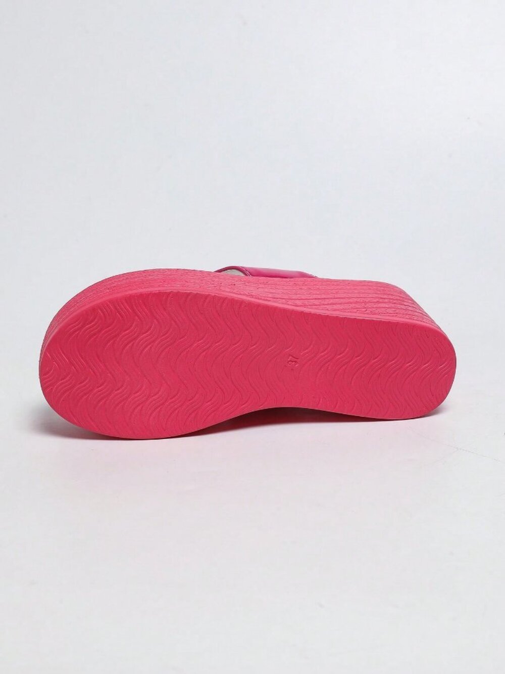 Hot Pink Fashionable Women's Thong Platform Sandals - Picture 9 of 9